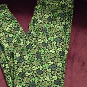 Lularoe clover leggings